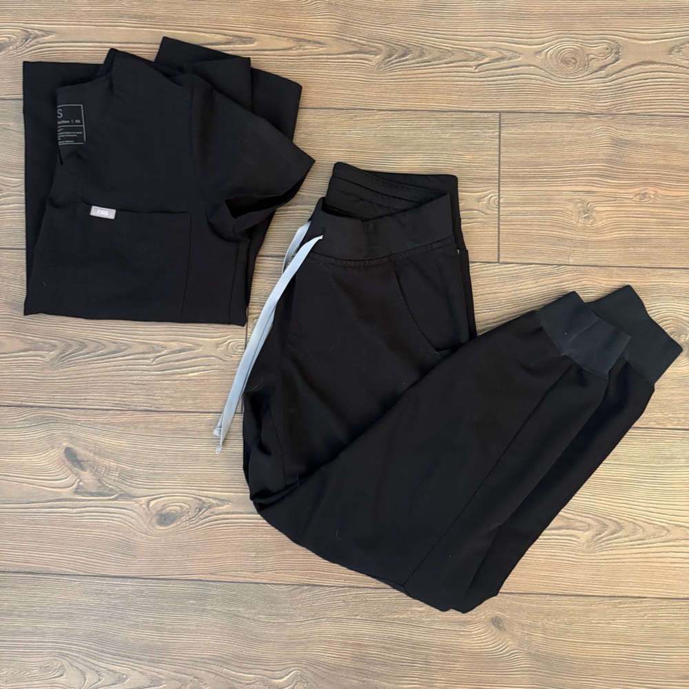 Figs Women's Black Joggers